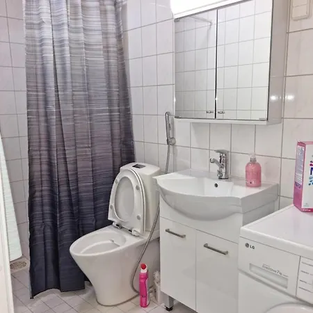 Viihtyisae Saunallinen Kaksio Lentokentaen Laehellae Vantaa